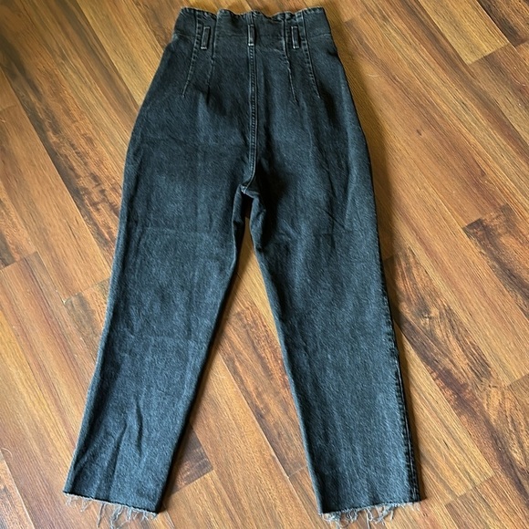 Abercrombie & Fitch A&F High Rise Black Mom Jean Size 26 2 Short - Picture 3 of 11